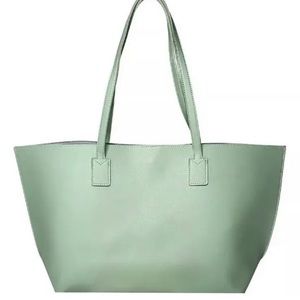 (Free item) Macy’s Exclusive Green Tote/ Shopping Bag